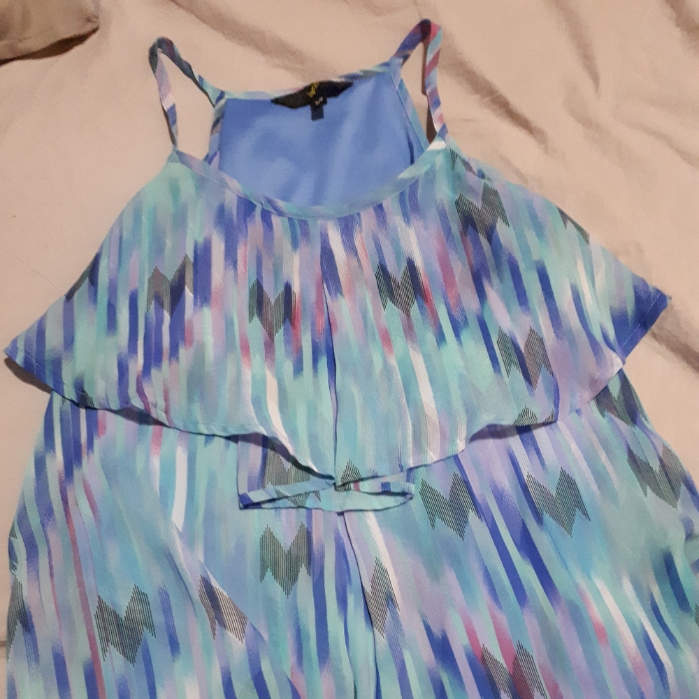Super cute flowy womens top